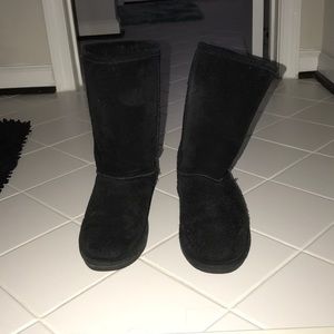 Black bearpaw boots